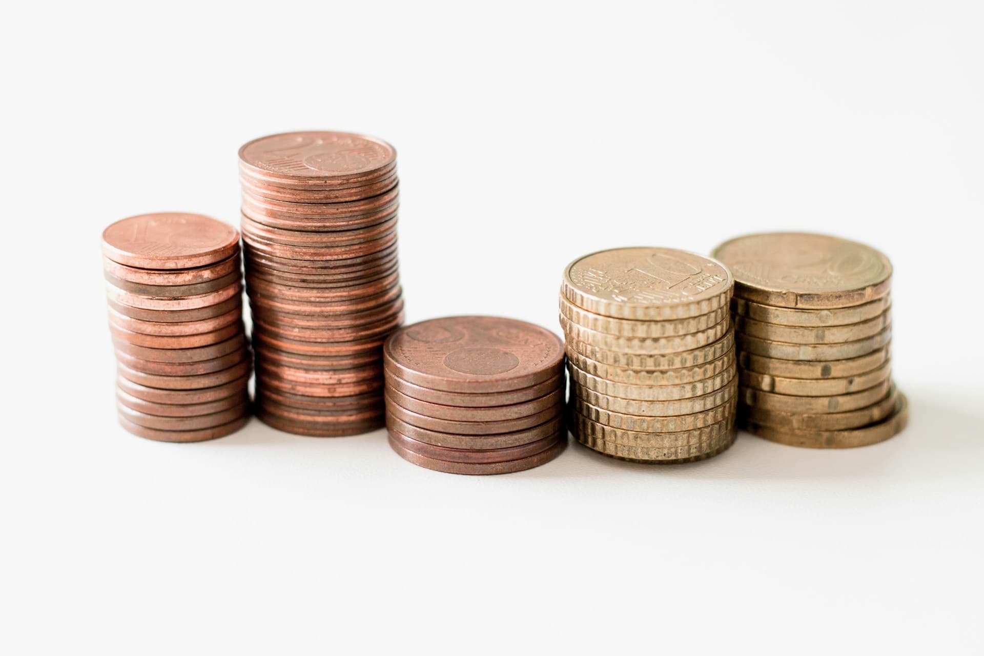 Ansteigende Stapel von Euro-Münzen